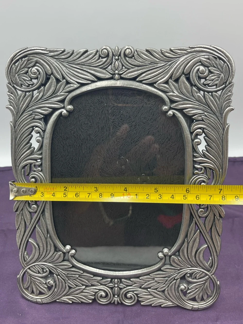 Vintage Ornate Silver Tone Metal Picture Frame w/ 5x7 Oval Opening Acanthus Leaf